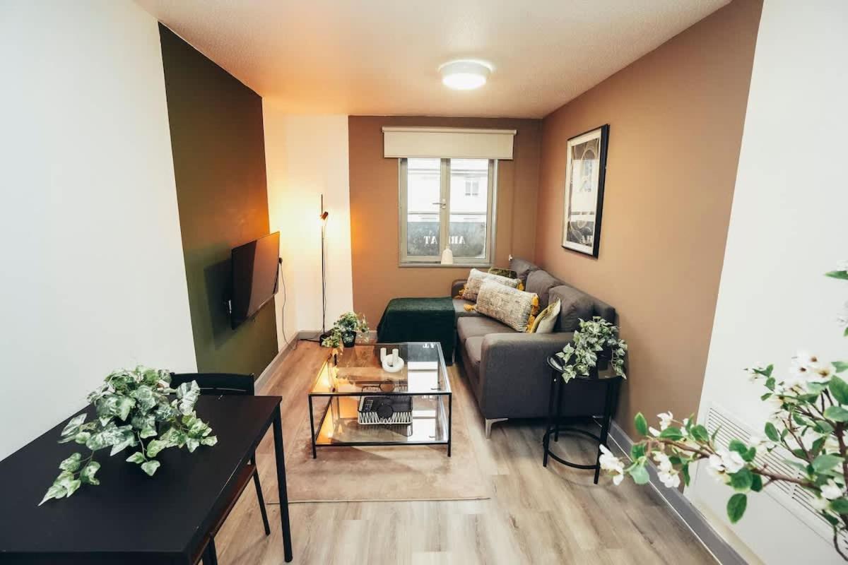 1br Centre Apt, Self Check In, Wifi, By Derbnb Appartamento